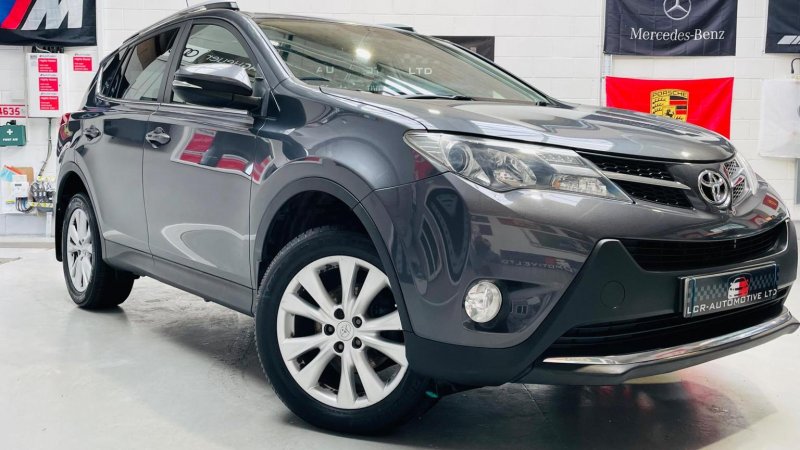 TOYOTA RAV4 2.2 D-4D Invincible 4WD Euro 5 5dr